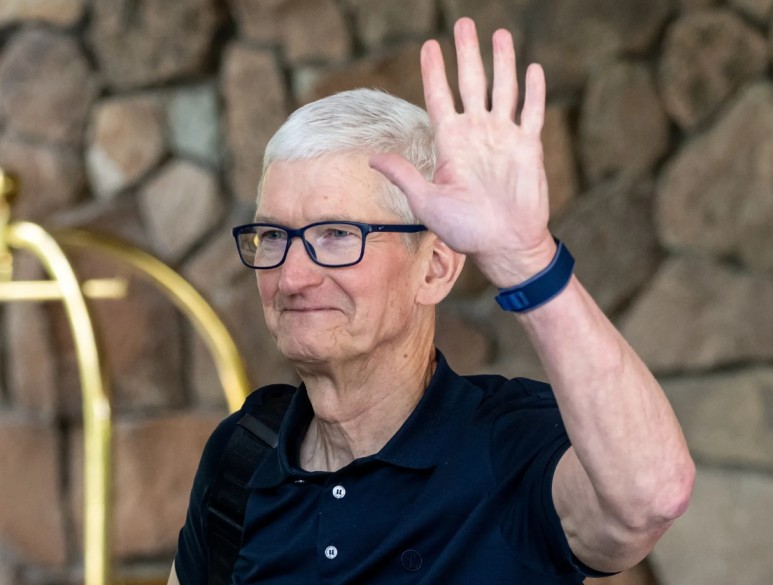 Leading with Purpose: How Tim Cook Redefined Apple’s Legacy
